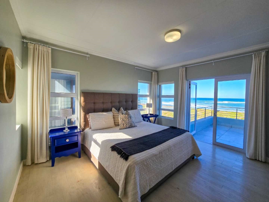 4 Bedroom Property for Sale in Stilbaai Oos Western Cape